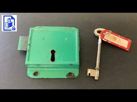 447. How to pick open a simple single lever Antique Vintage ? Shed Cupboard Cabinet lock