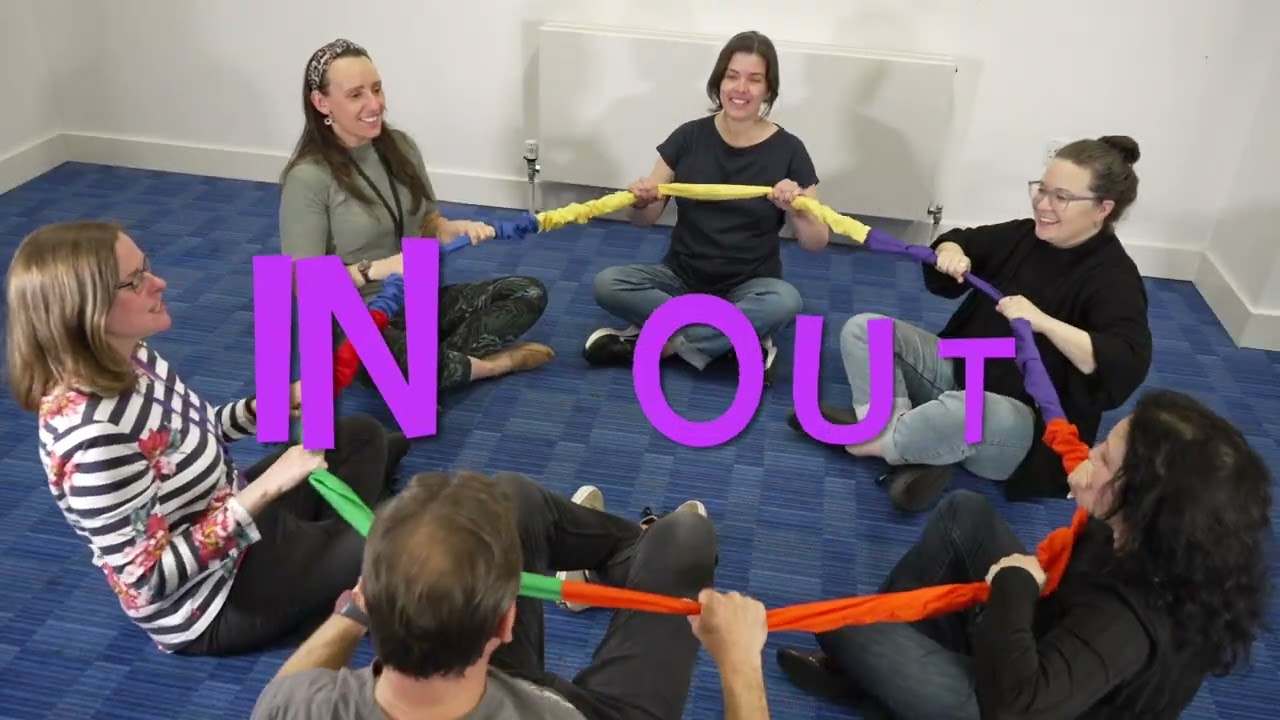 Stretchy Band Song adlı videoyu YouTube'da izle Stretchy Band Song adlı videoyu YouTube'da izle