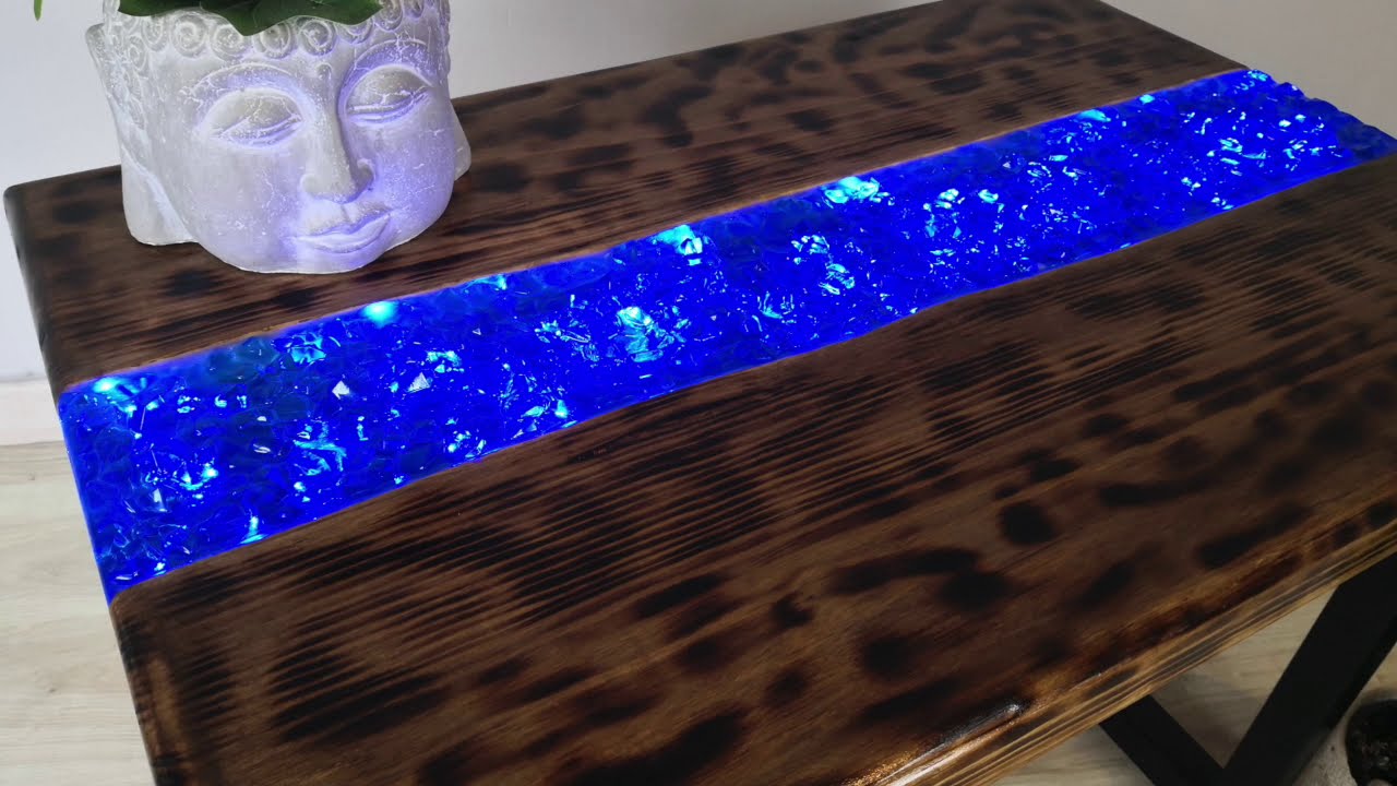 Como hacer una mesa de madera con resina epoxica y resina de poliester. YouTube