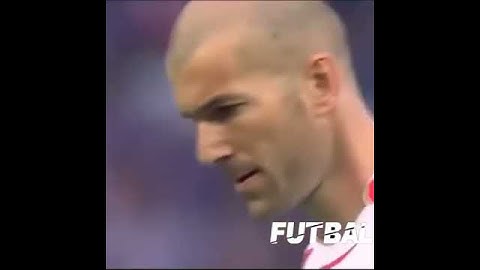 ضربة جزاء زيدان أمام بوفون روووووووعة 😍😍