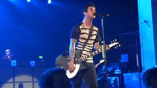 Green Day - Wake Me Up When September Ends (Multicam) Live @ Brixton Academy 2013