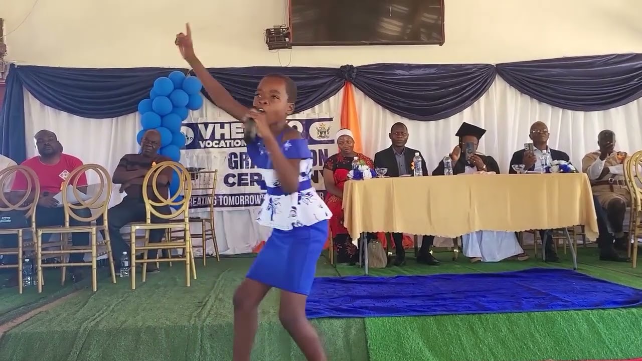 Chikunda Esnath chokekeya pakupuwa zvitupa kwendombi nemadhodha epaVheneko Vocational college 