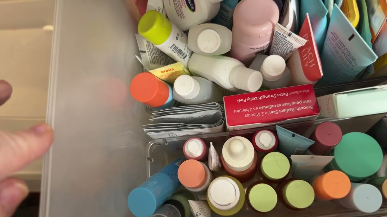 PART TWO OF GENTLE REORGANIZATION AND REMEMBERING THE PRODUCTS I HAVE, AND HOLY MAKEUP! 