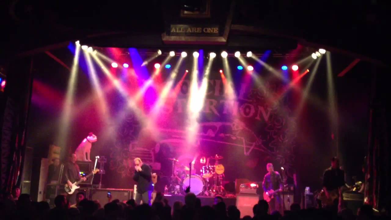 Social Distortion - Drug Train (Live) 12.14.12