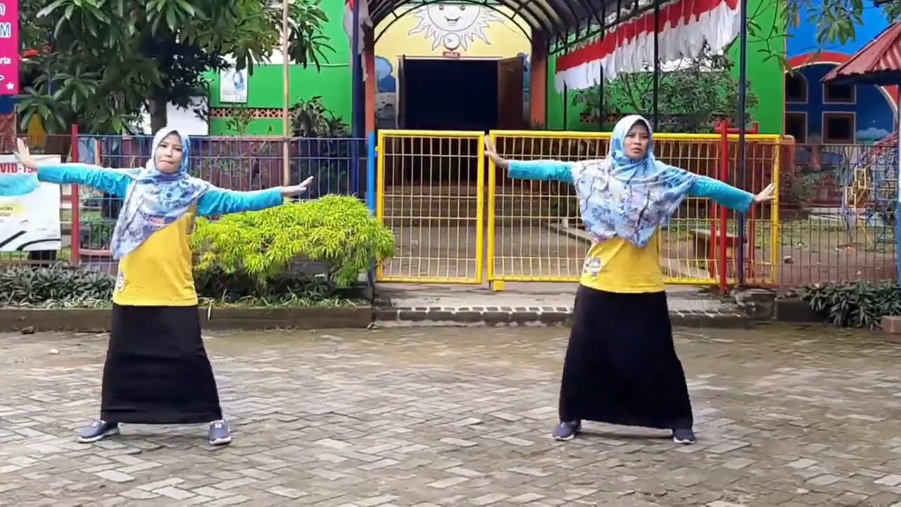 KB  Masjid Kampus UGM, senam sehat gembira