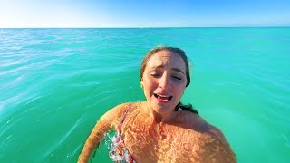 Woman Suddenly Surrounded by Sharks by Daily Dose Of Internet 3,500,285 views 4 weeks ago 3 minutes, 1 second