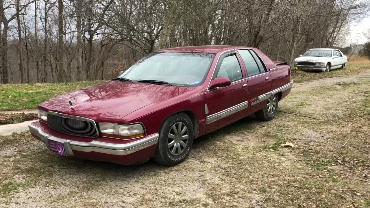 Lot 2 - 1995 Buick Roadmaster Limited