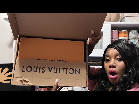 Louis Vuitton Scarf on Head & Unboxing 