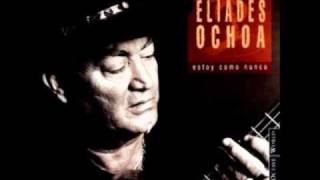 Vignette de la vidéo "ELIADES OCHOA - ELLA SI VA"