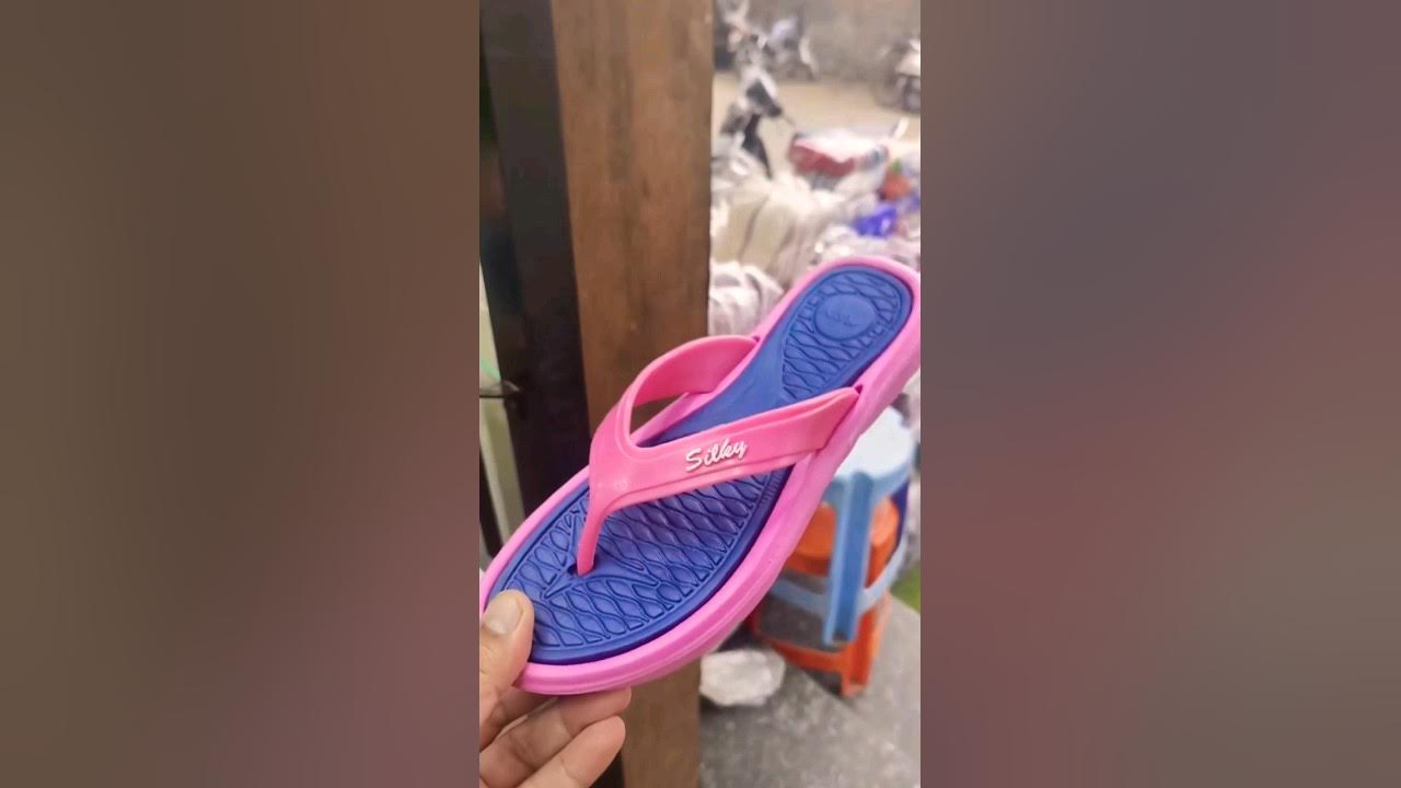 leefox chappals price