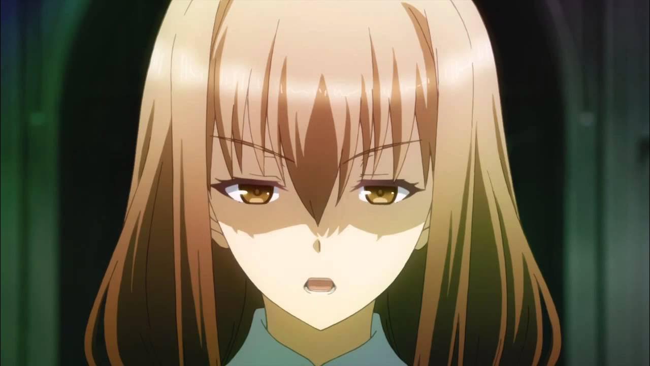 Bir oila jinsiy aloqa uchun shishani aylantiradi. Biz mushuk ichida bir olomon ichida cum