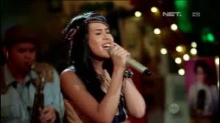 Maudy Ayunda - Chandelier (SIA Cover) (Live at Music Everywhere) **