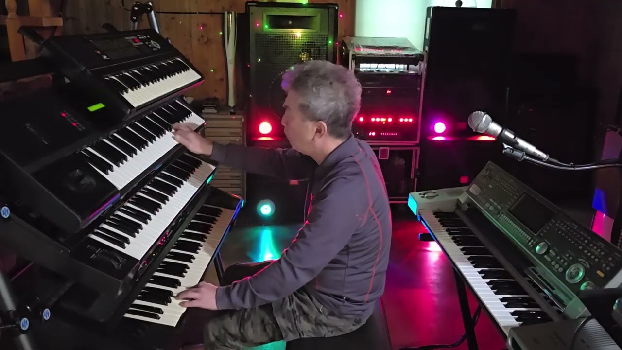 (049) 연 모/ 박우철.                (25,09,30)