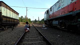 Kereta Api Kres di Stasiun Kalisat