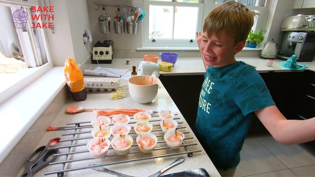 Bake with Jake: Vanilla cupcakes