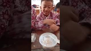 Anak Sd Pamer Kue Tradisional