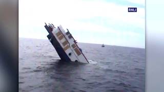 Paddle steamer boat sinks in Irish sea (ON CAM)