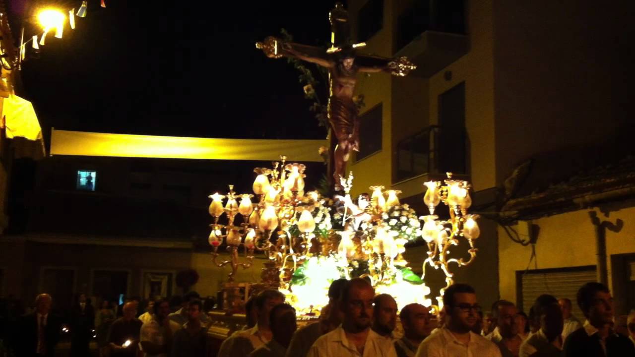 Canto del Himno al Cristo de las Campanas de Almoradi.Procesión del 25-09-2011