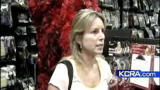 Pop-Up Holiday Stores Provide Mutual Benefits