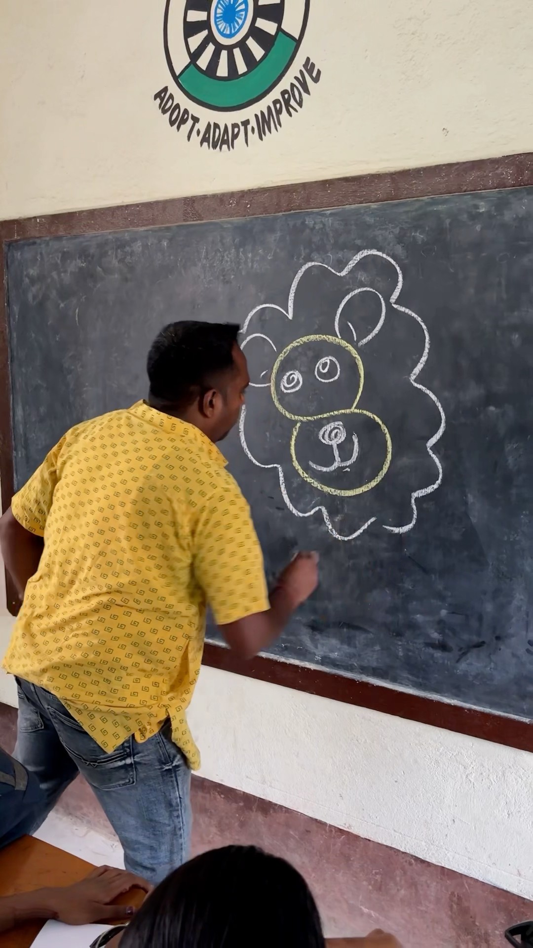 Draw a lion ? using 8 #art #shorts