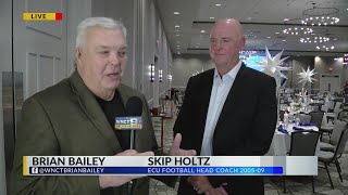 Skip Holtz speaks at Youth of the Year event