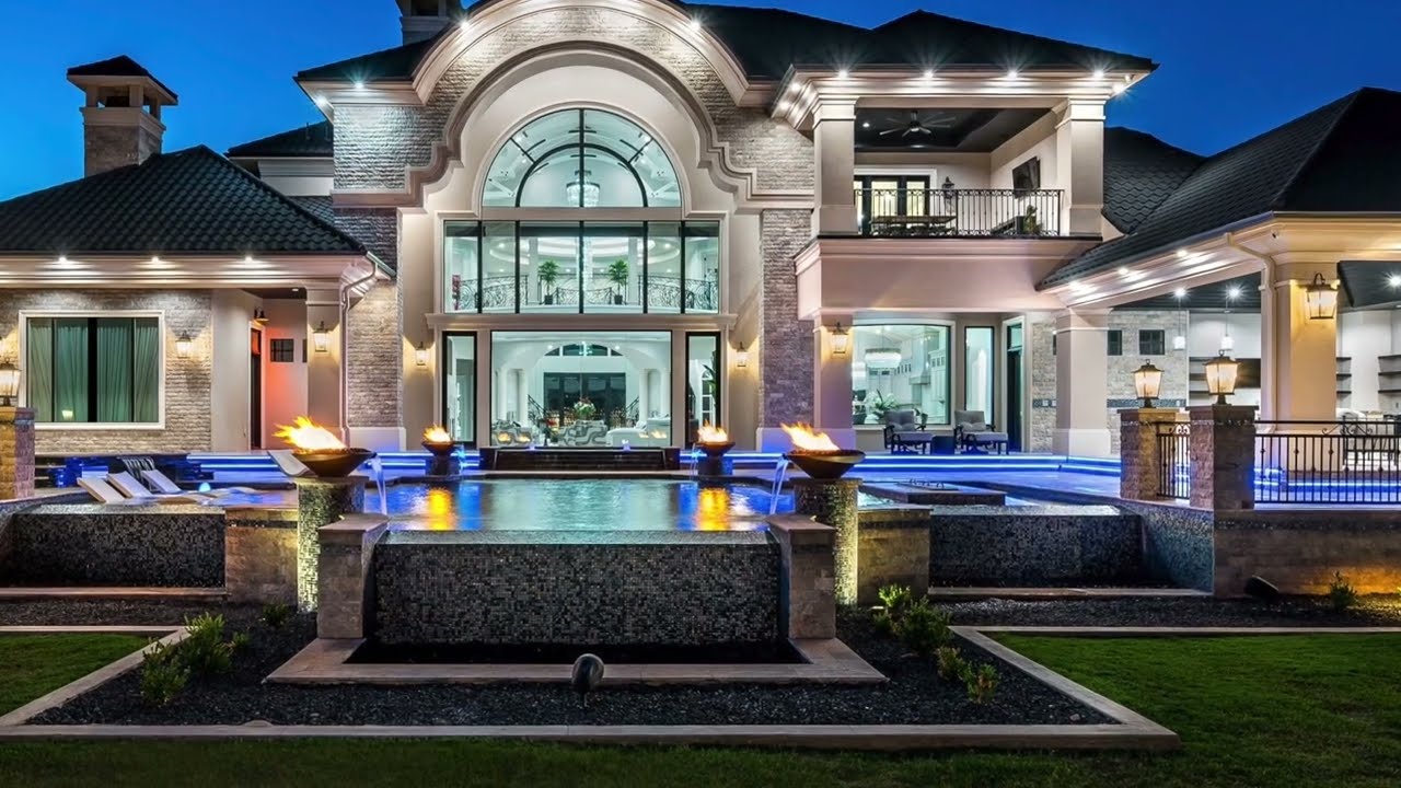 Top Luxury Architects in Hawaii! Check out Luxury Residential Architecture, Fratantoni Design!!