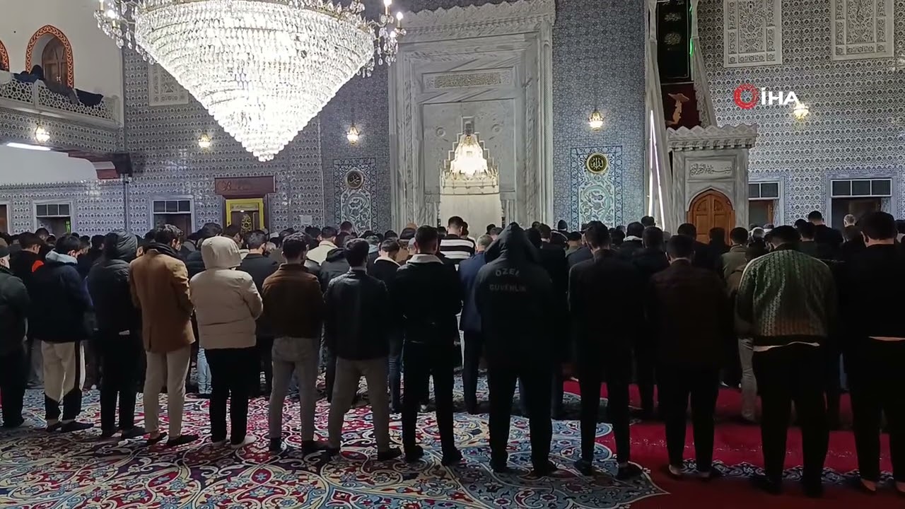 Peygamberler şehri Urfa'da ilk teravih namazı kılındı