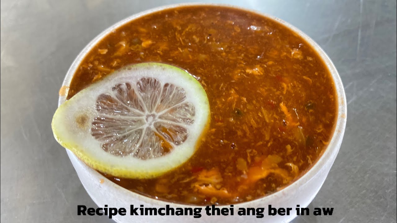 Hot and sour soup//chinese cuisine