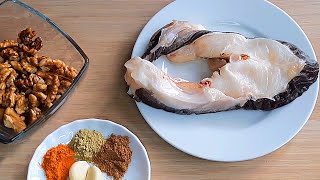 Стейк из рыбы зубатки с ореховым соусом 