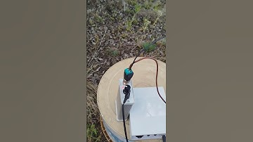 VLF Sferic receiver by YO6DXE. Also hearing some nav marks