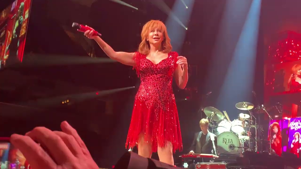 Reba McEntire Fancy live