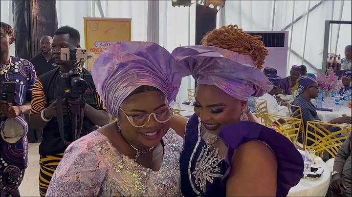 ACTRESS LAIDE BAKARE & ESTHER IGBEKELE MEET AT FOLUKE DARAMOLA MOTHER’S BURIAL