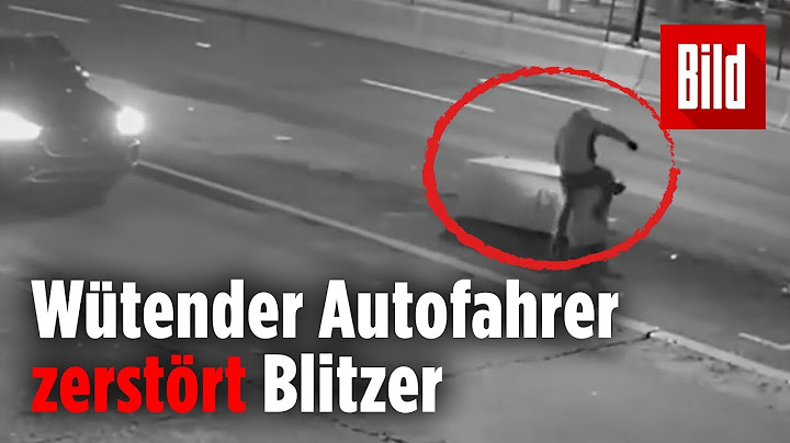 Verkehrssünder tritt auf Blitzer ein