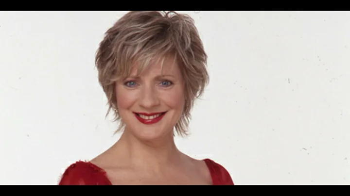 Suzanne Johnston sings Cherubino's Act 1 Aria  fro...