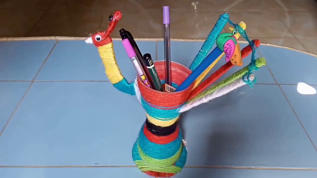 IDE KREATIF tempat pulpen dari  botol  aqua  dan benang wol 