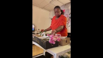 BEHIND THE BLOOMS WITH WEDDINGS UNLIMITED | HOW TO PREP WEDDING FLOWERS #weddingflorist #floralshop