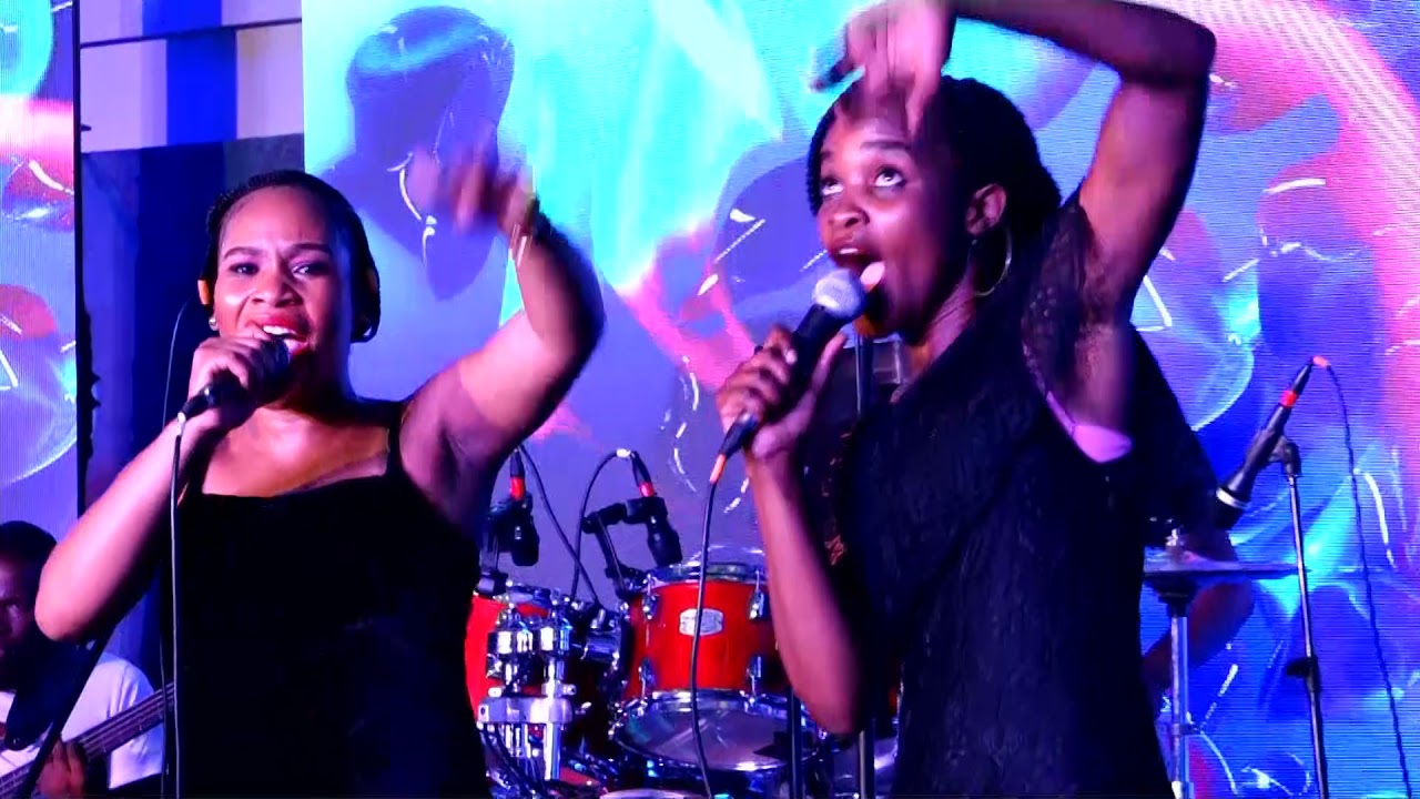 Yekintokozo Econdekhaya | Sipho Makhabane