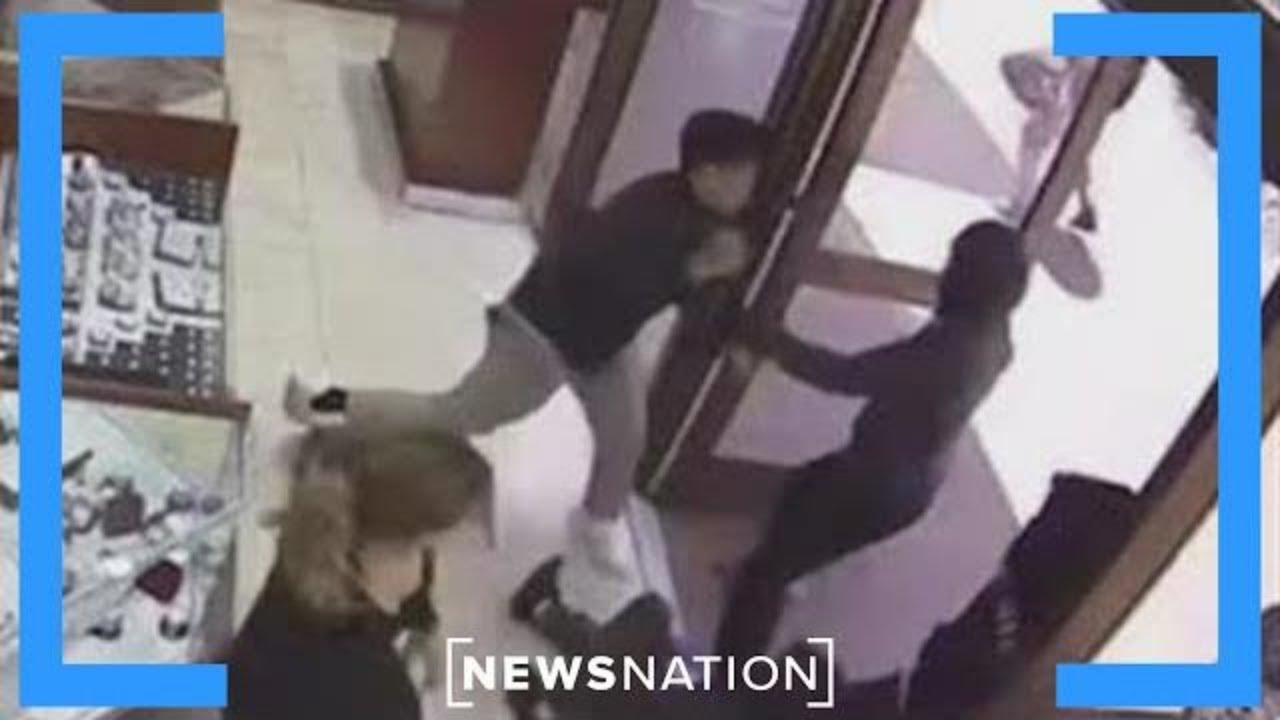 California jewelry store employees fight off robbers | Rush Hour