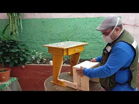 Video: Mesa Para Niños (44 Fotos): La Altura óptima De Un Modelo De Escritura Con Un Complemento Para Un Estudiante, Una Opción Interactiva Para Una Habitación Infantil