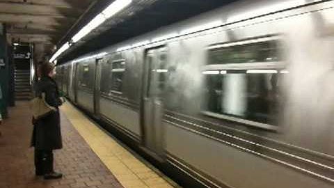 MTA NYC Subway (A) & (C) trains arriving at 125th St.