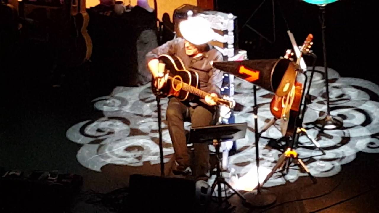 ELVIS COSTELLO "Veronica" at the Majestic Theater Dallas 10/11/2016