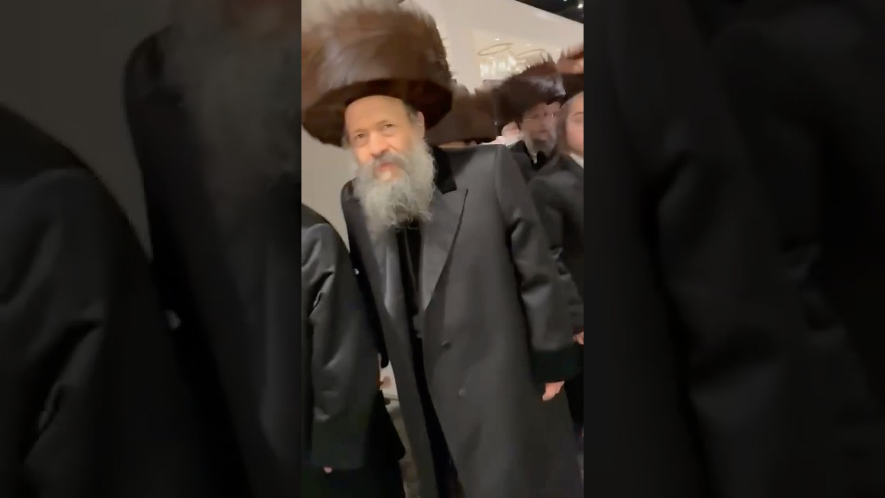 כ״ק האדמו״ר מבאבוב 45 בשמחה לבן אחד מחסידו בשיקאגו