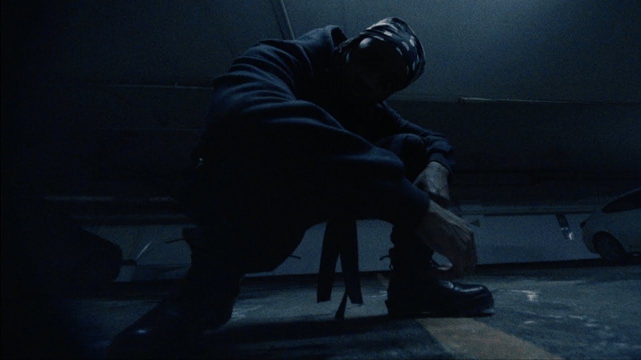 Guarda Myles Lloyd - Monster (Official Music Video) su YouTube Guarda Myles Lloyd - Monster (Official Music Video) su YouTube
