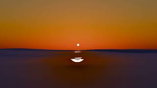 Calming ocean ambience with the setting sun