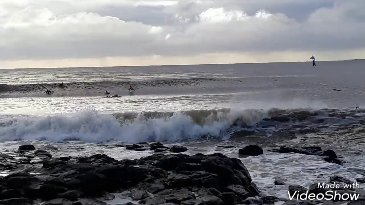 Surfs up at the Devonport river mouth!! YouTube