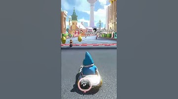 Mario Kart 8 Deluxe: Stopping Lakitu with a Green Shell at the Finish Line