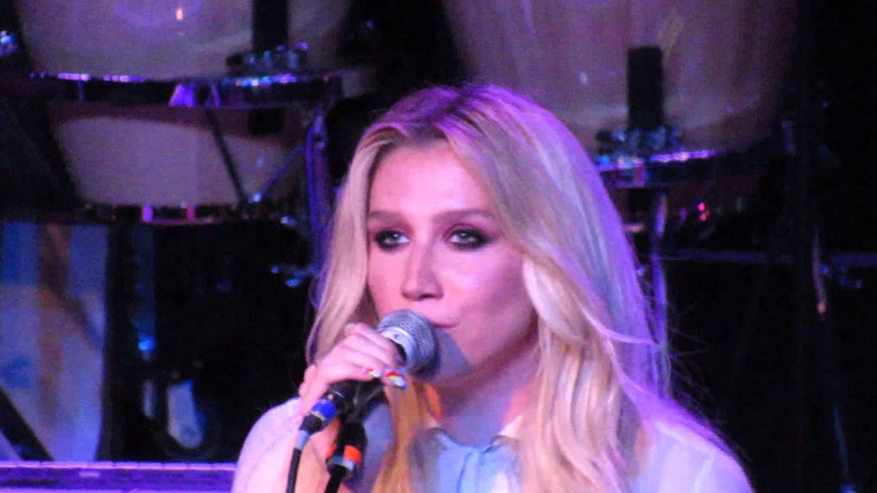 Kesha - California Girls at Brian Fest