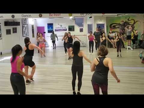 LA SALSA FOOTWORK