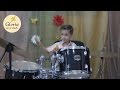 Ребенок 5 лет играет на барабанах, музыкальная студия Глория, Киев