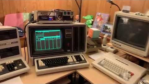 TRS-80 Model 16 - TRSDOS and XENIX Demo